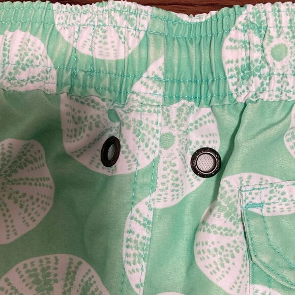 Strong Boat Classic Boys Swim Trunks in White/Green Sand Dollar Print. Size 12. - Picture 4 of 10